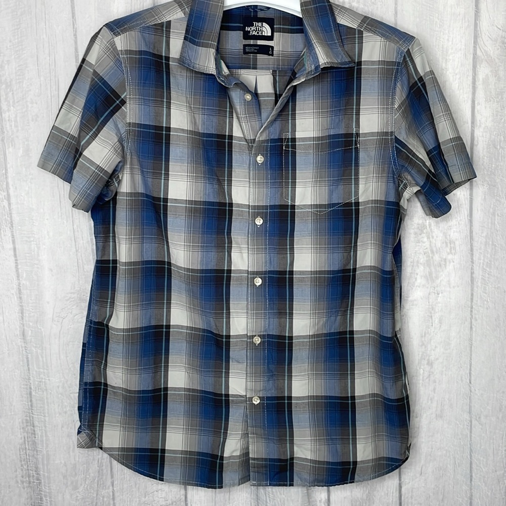 The North Face Plaid shirt.​​ - Picture 9 of 9